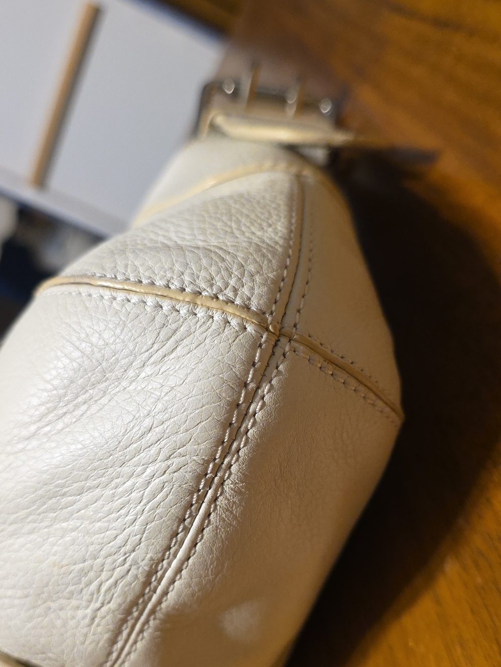 Furla Vintage grained leather hobo shoulder bag - Picture 9 of 16